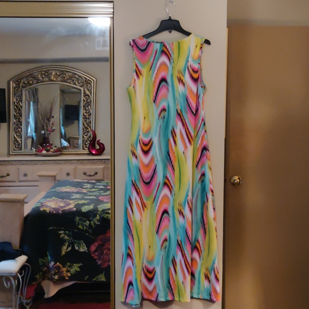 Maxi dress - Picture 2 of 3